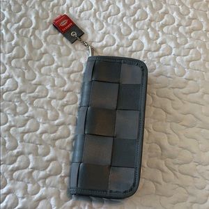 Harvey’s grey clutch wallet